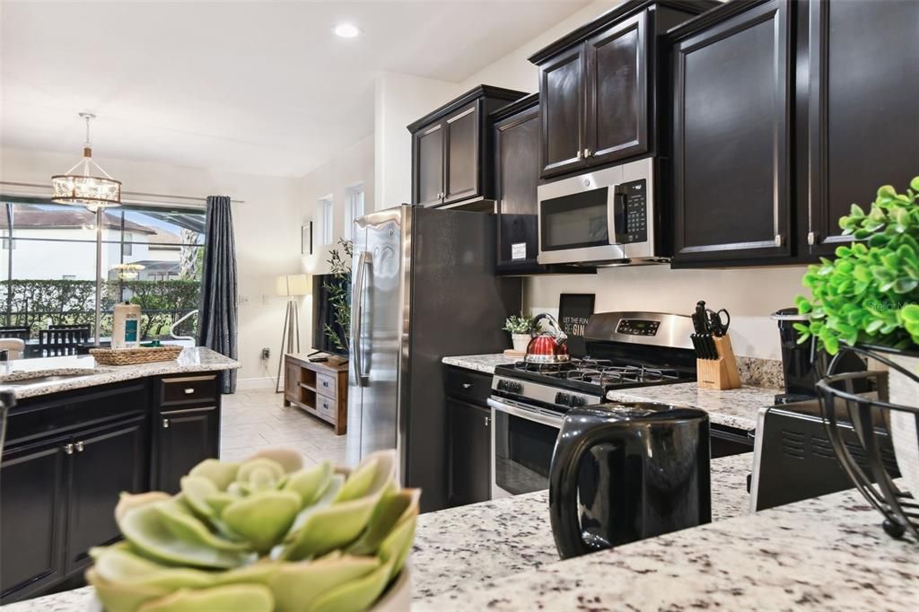 For Sale: $600,000 (5 beds, 4 baths, 2723 Square Feet)