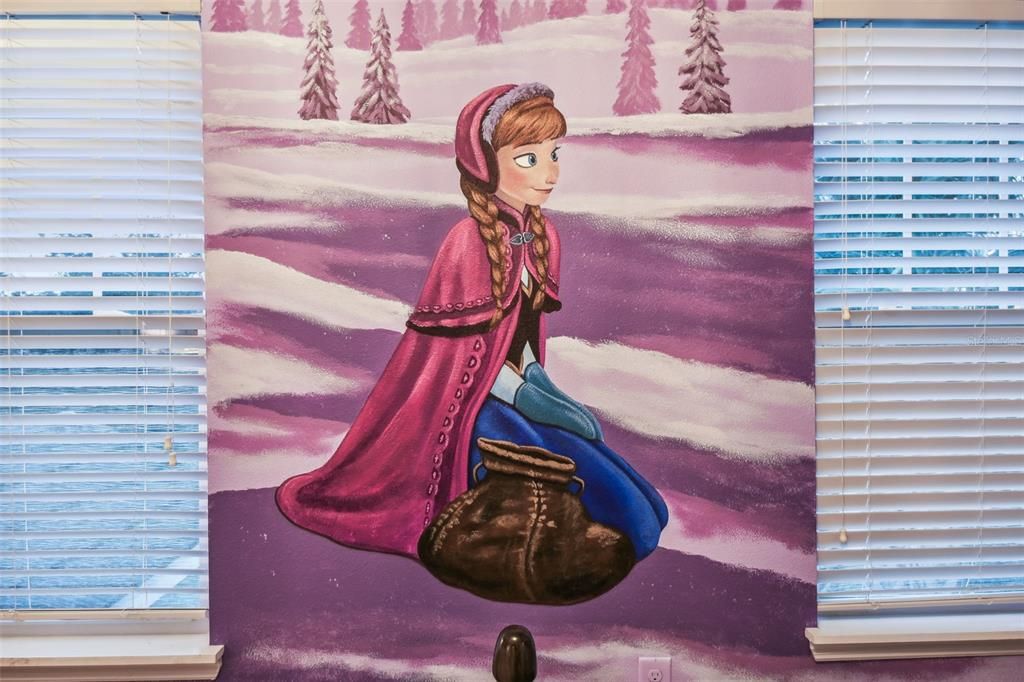 For Sale: $600,000 (5 beds, 4 baths, 2723 Square Feet)