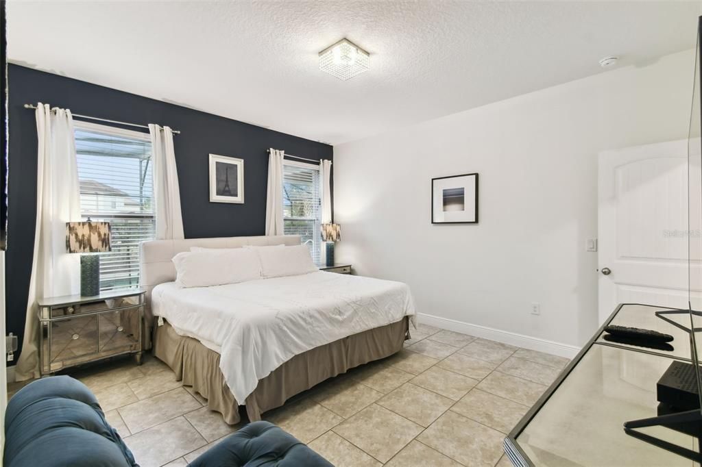 For Sale: $600,000 (5 beds, 4 baths, 2723 Square Feet)