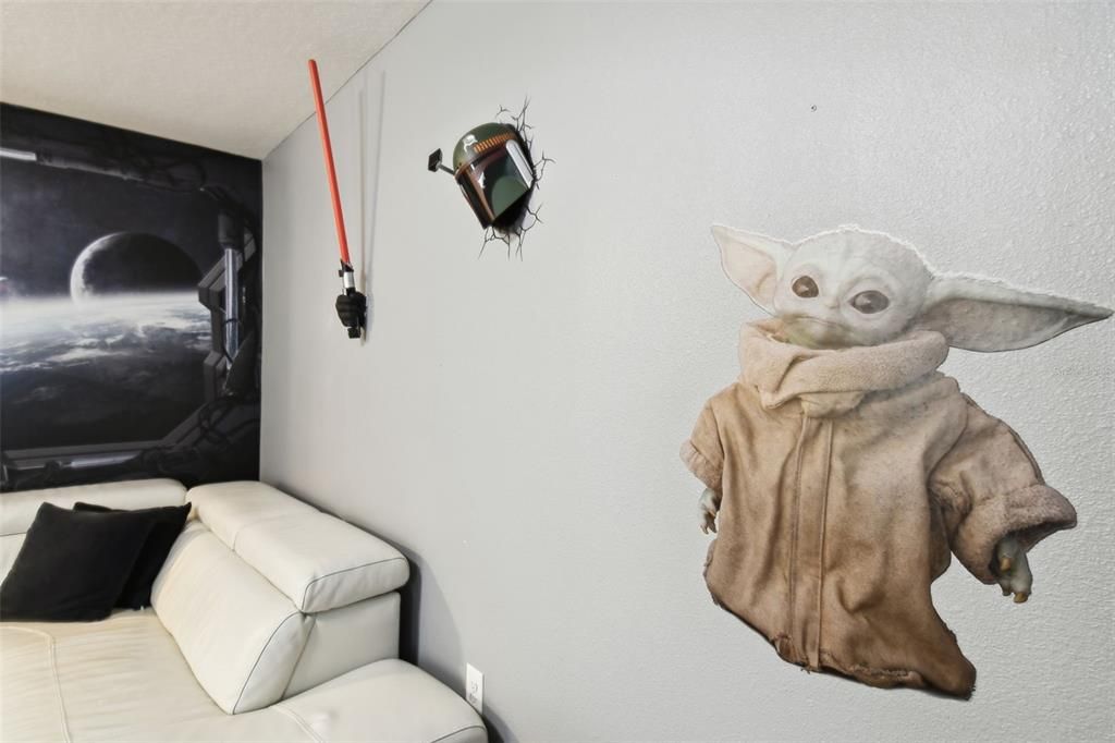 For Sale: $600,000 (5 beds, 4 baths, 2723 Square Feet)