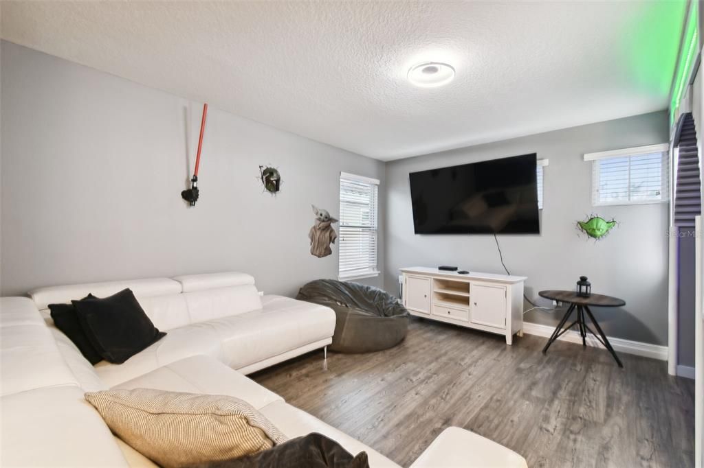 For Sale: $600,000 (5 beds, 4 baths, 2723 Square Feet)