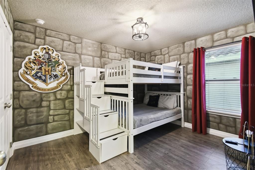 For Sale: $600,000 (5 beds, 4 baths, 2723 Square Feet)