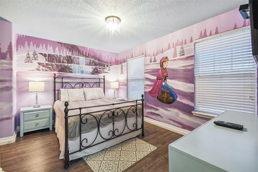 For Sale: $600,000 (5 beds, 4 baths, 2723 Square Feet)