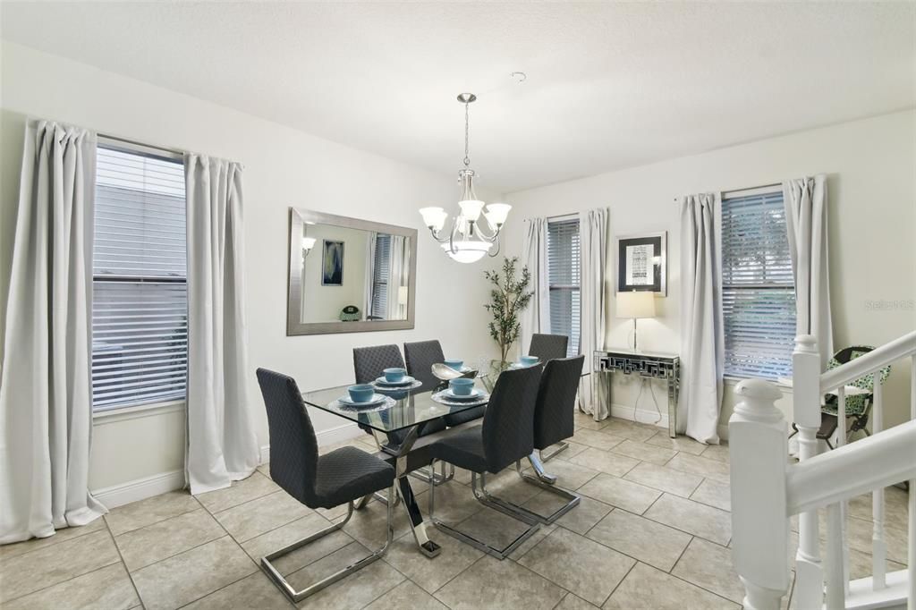 For Sale: $600,000 (5 beds, 4 baths, 2723 Square Feet)