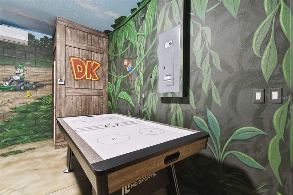 For Sale: $600,000 (5 beds, 4 baths, 2723 Square Feet)