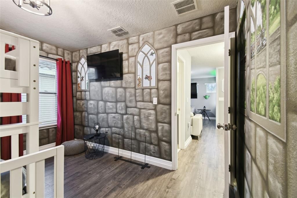 For Sale: $600,000 (5 beds, 4 baths, 2723 Square Feet)