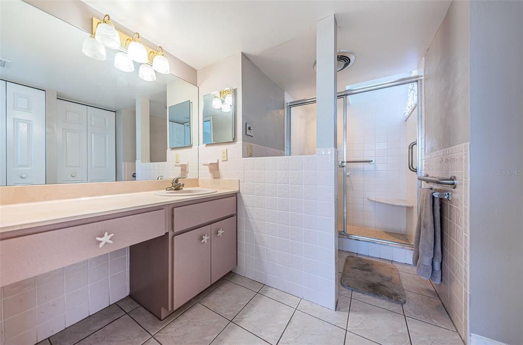 For Sale: $279,000 (2 beds, 2 baths, 1300 Square Feet)