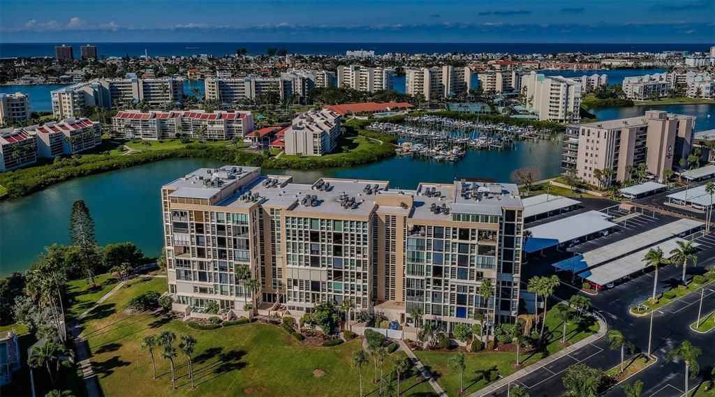 For Sale: $279,000 (2 beds, 2 baths, 1300 Square Feet)