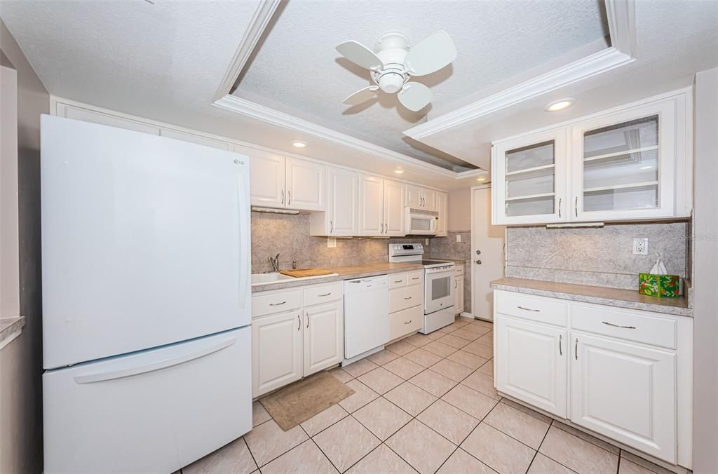 For Sale: $279,000 (2 beds, 2 baths, 1300 Square Feet)