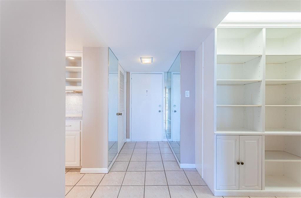 For Sale: $279,000 (2 beds, 2 baths, 1300 Square Feet)