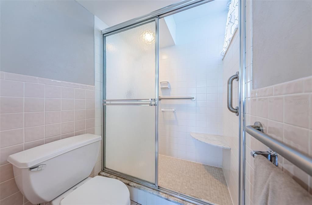 For Sale: $279,000 (2 beds, 2 baths, 1300 Square Feet)