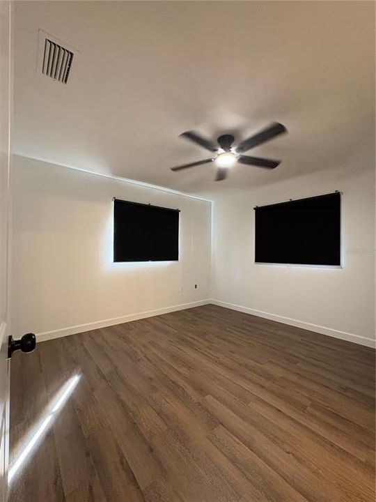 For Sale: $256,000 (3 beds, 2 baths, 1239 Square Feet)