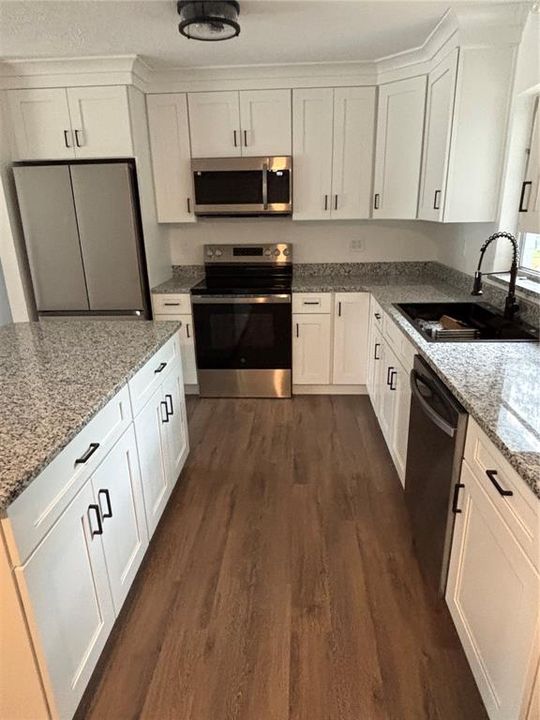 For Sale: $256,000 (3 beds, 2 baths, 1239 Square Feet)