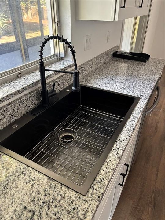 For Sale: $256,000 (3 beds, 2 baths, 1239 Square Feet)