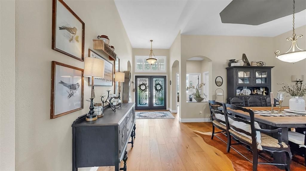 Под контрактом: $684,000 (5 спален, 3 ванн, 2861 Квадратных фут)