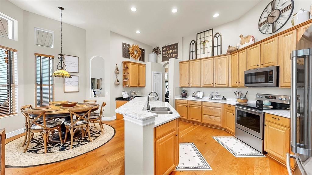 Под контрактом: $684,000 (5 спален, 3 ванн, 2861 Квадратных фут)