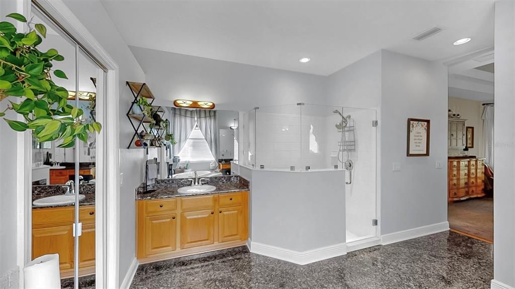 Под контрактом: $684,000 (5 спален, 3 ванн, 2861 Квадратных фут)