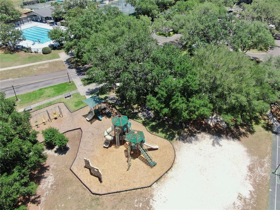 Под контрактом: $684,000 (5 спален, 3 ванн, 2861 Квадратных фут)