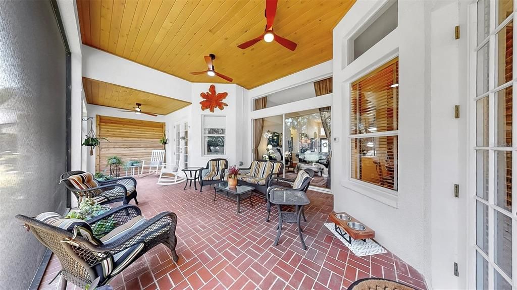 Под контрактом: $684,000 (5 спален, 3 ванн, 2861 Квадратных фут)