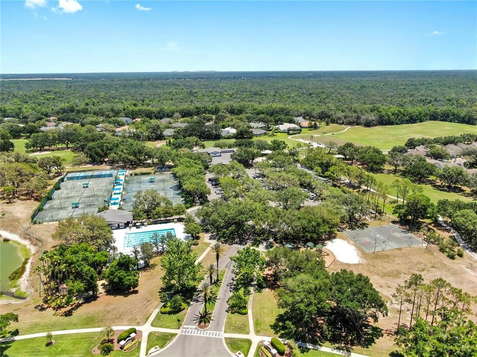 Под контрактом: $684,000 (5 спален, 3 ванн, 2861 Квадратных фут)