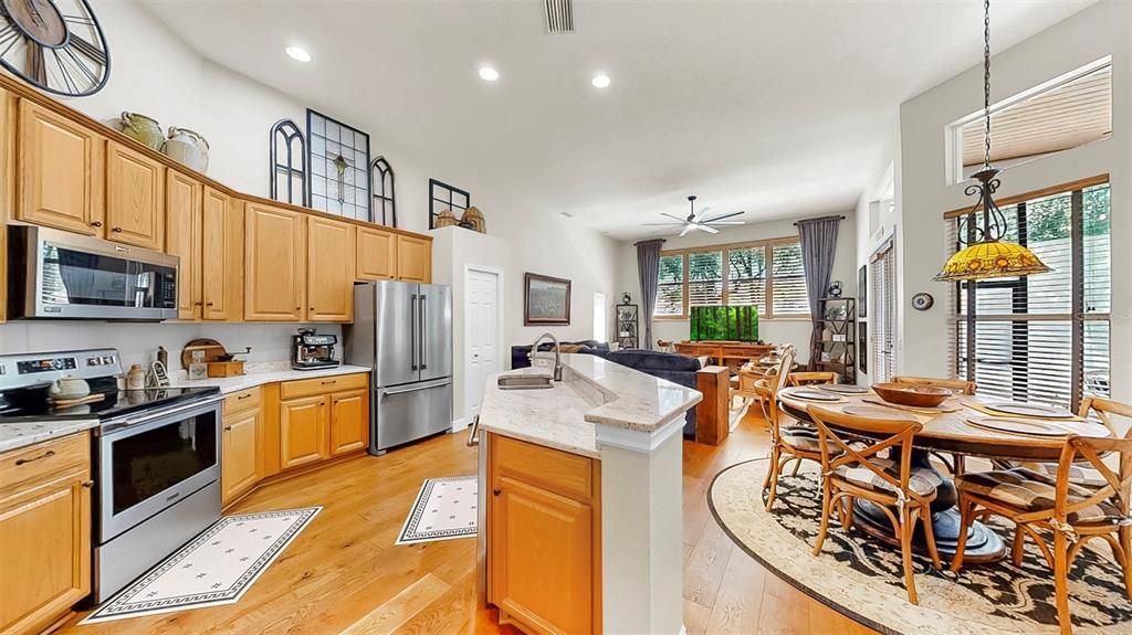 Под контрактом: $684,000 (5 спален, 3 ванн, 2861 Квадратных фут)