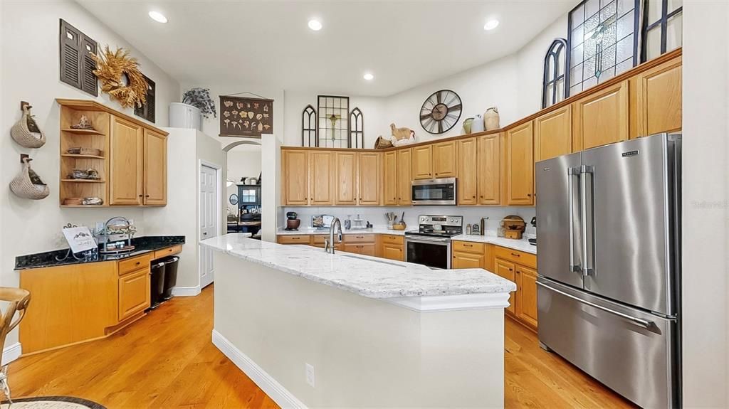 Под контрактом: $684,000 (5 спален, 3 ванн, 2861 Квадратных фут)