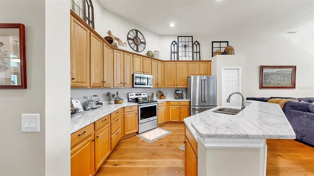 Под контрактом: $684,000 (5 спален, 3 ванн, 2861 Квадратных фут)