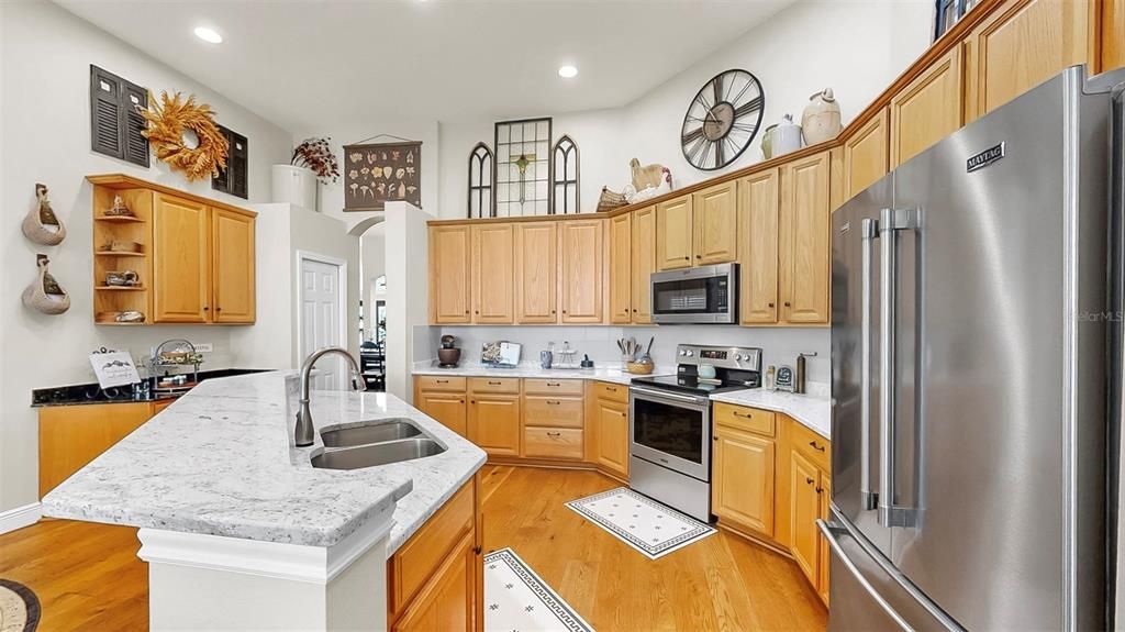 Под контрактом: $684,000 (5 спален, 3 ванн, 2861 Квадратных фут)