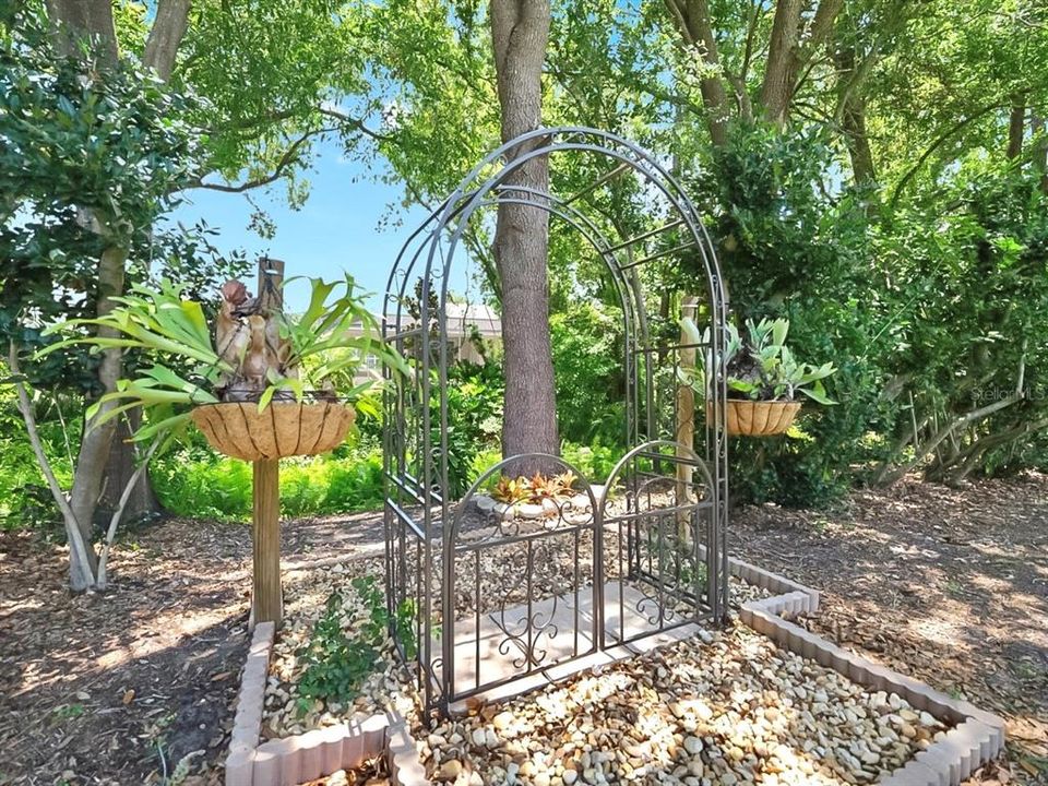 Под контрактом: $684,000 (5 спален, 3 ванн, 2861 Квадратных фут)