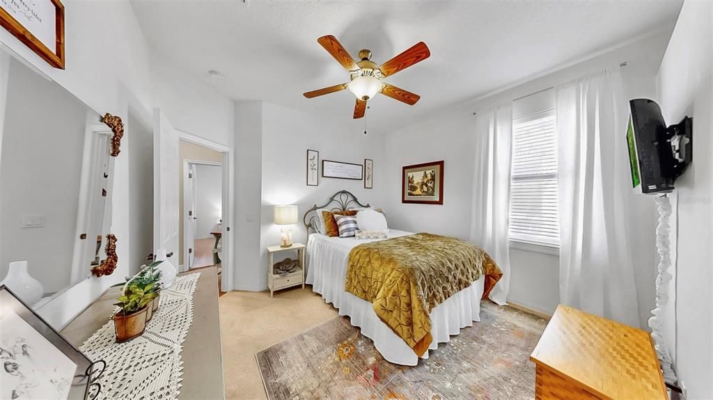 Под контрактом: $684,000 (5 спален, 3 ванн, 2861 Квадратных фут)