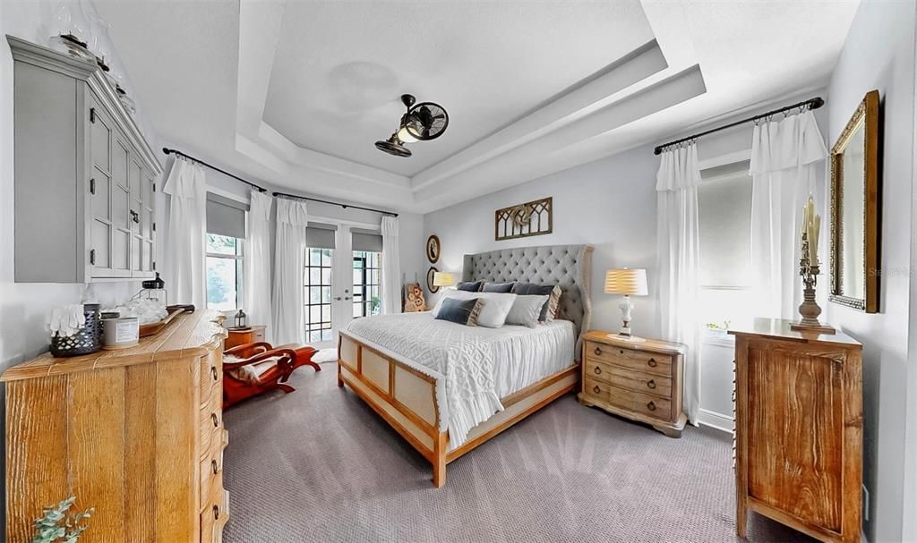 Под контрактом: $684,000 (5 спален, 3 ванн, 2861 Квадратных фут)