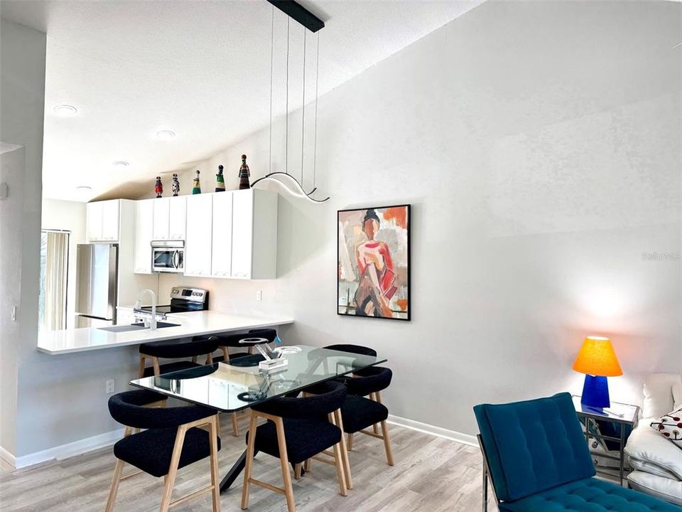 For Rent: $2,500 (2 beds, 2 baths, 1176 Square Feet)