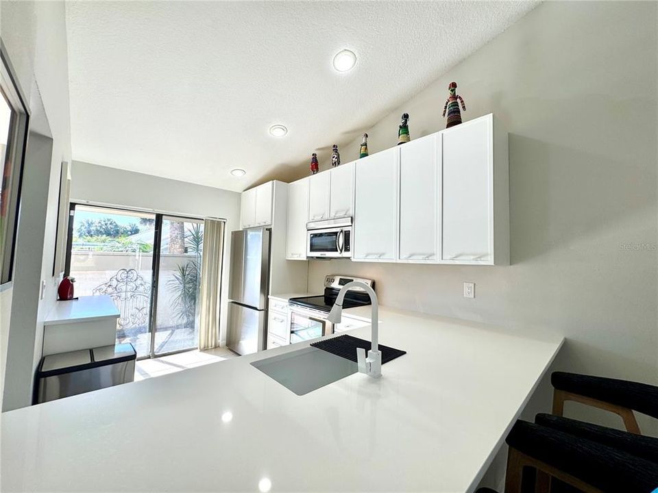 For Rent: $2,500 (2 beds, 2 baths, 1176 Square Feet)