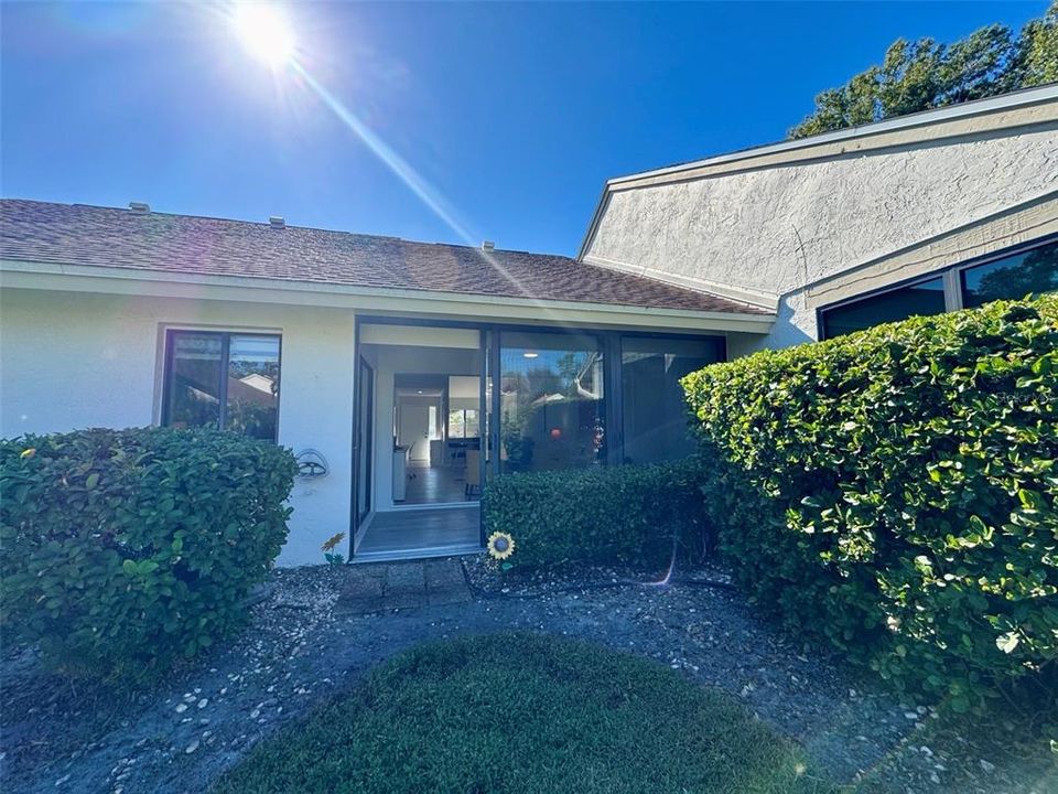 For Rent: $2,500 (2 beds, 2 baths, 1176 Square Feet)