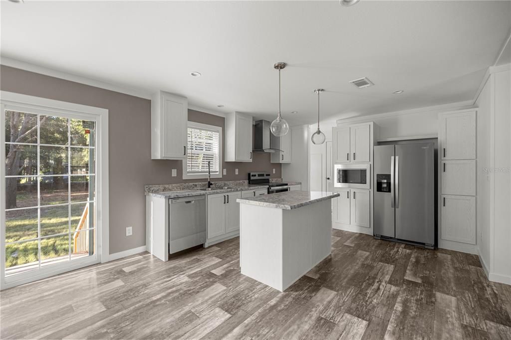 For Sale: $234,900 (3 beds, 2 baths, 1568 Square Feet)