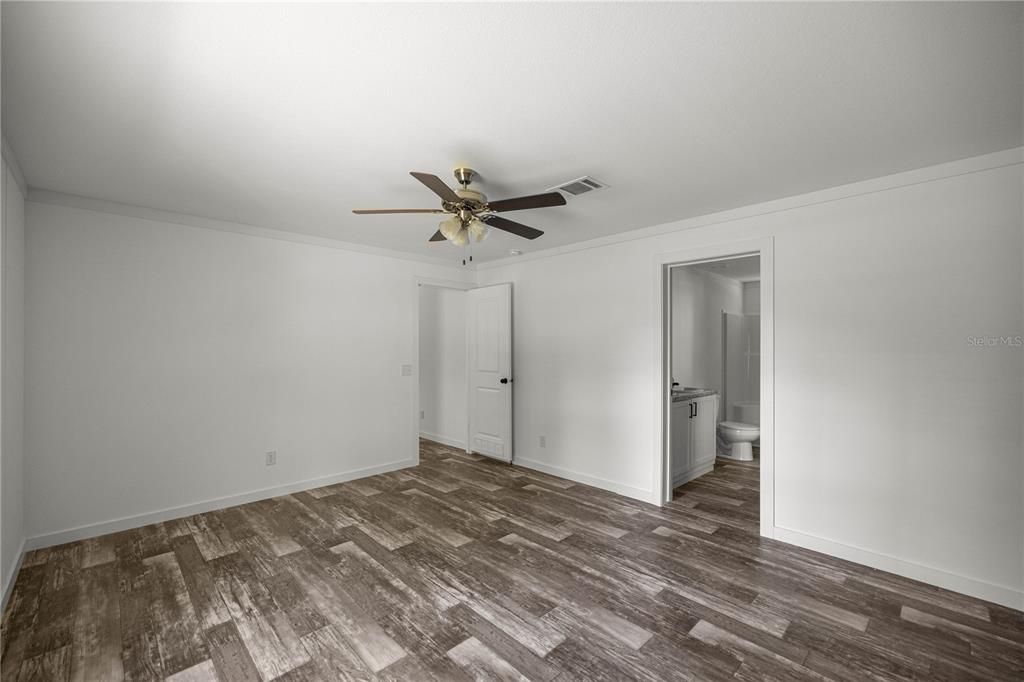 For Sale: $234,900 (3 beds, 2 baths, 1568 Square Feet)