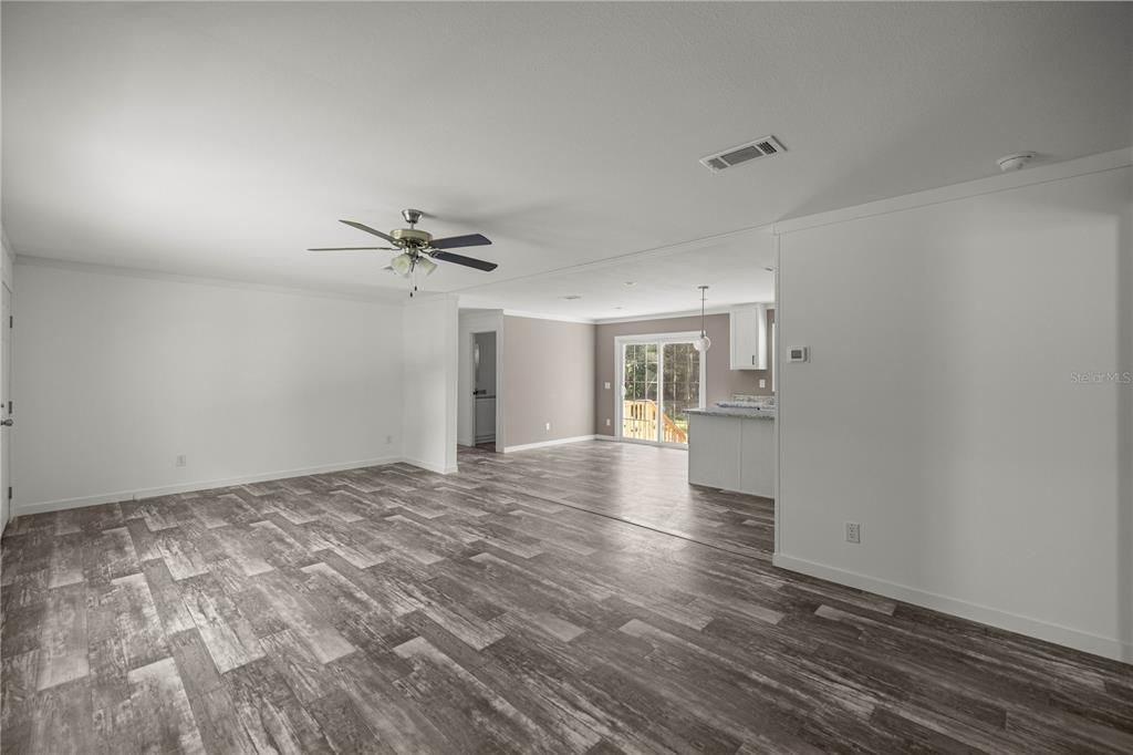 For Sale: $234,900 (3 beds, 2 baths, 1568 Square Feet)