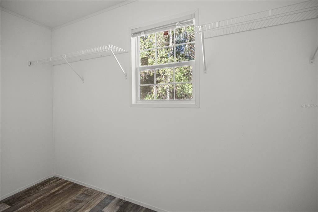 For Sale: $234,900 (3 beds, 2 baths, 1568 Square Feet)