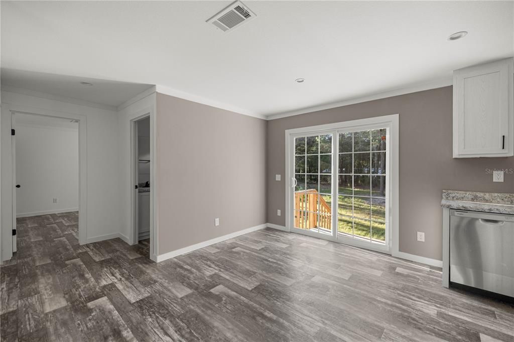 For Sale: $234,900 (3 beds, 2 baths, 1568 Square Feet)