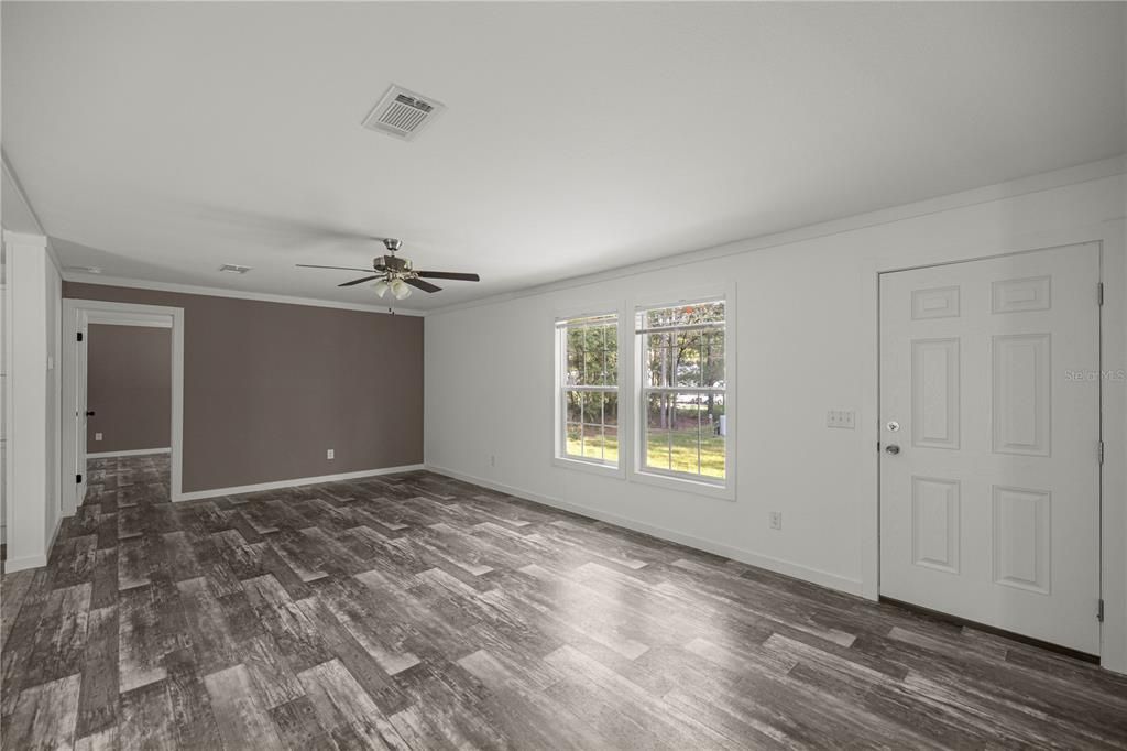 For Sale: $234,900 (3 beds, 2 baths, 1568 Square Feet)