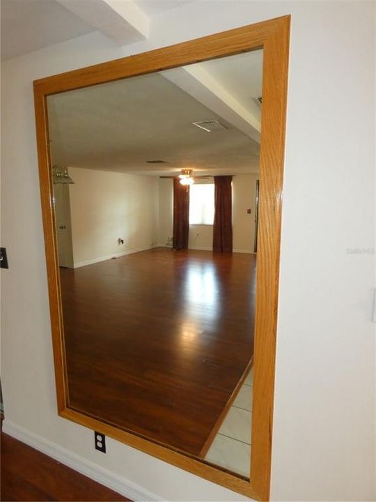 For Sale: $260,000 (2 beds, 2 baths, 1156 Square Feet)