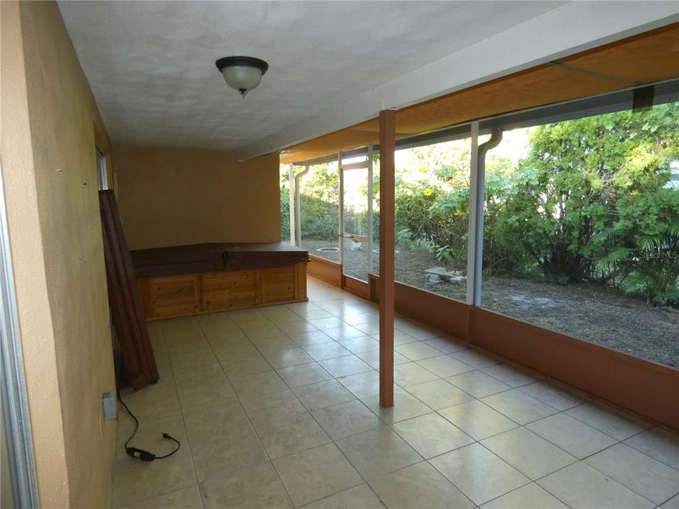 For Sale: $260,000 (2 beds, 2 baths, 1156 Square Feet)