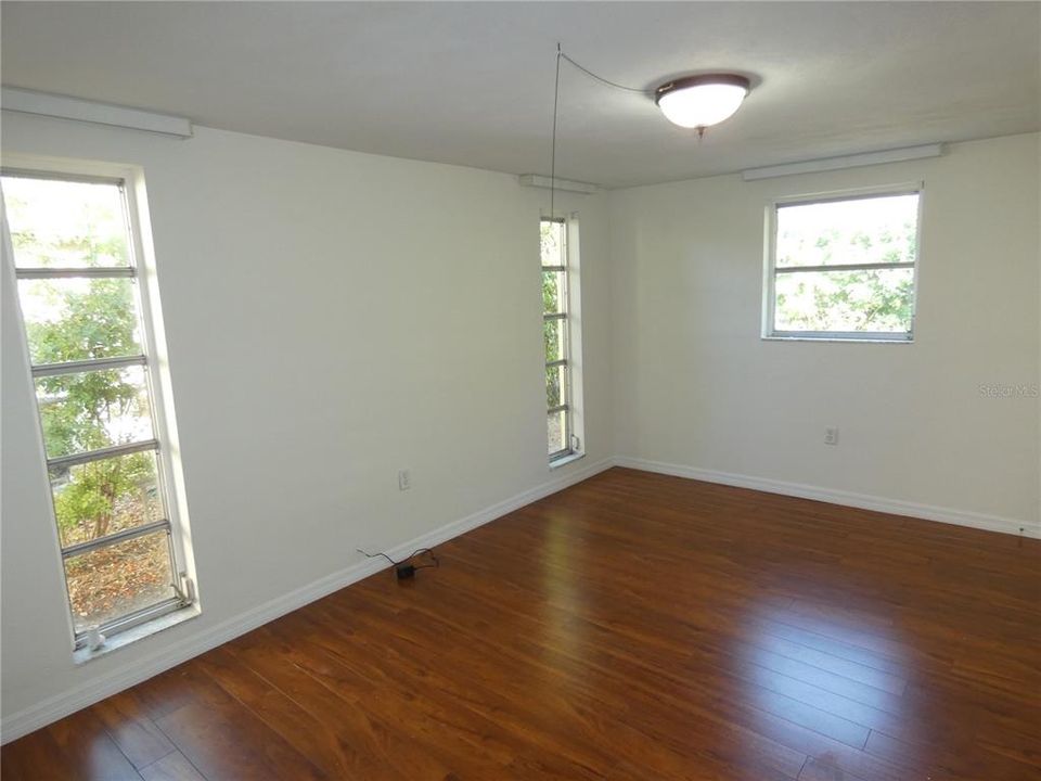 For Sale: $260,000 (2 beds, 2 baths, 1156 Square Feet)