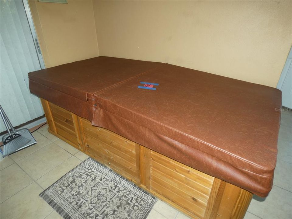 For Sale: $260,000 (2 beds, 2 baths, 1156 Square Feet)