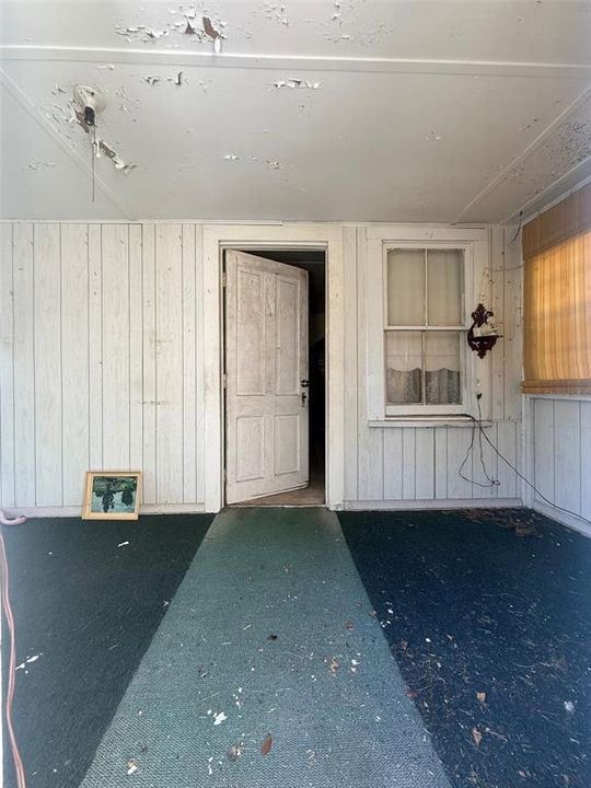 Active With Contract: $75,000 (3 beds, 1 baths, 822 Square Feet)