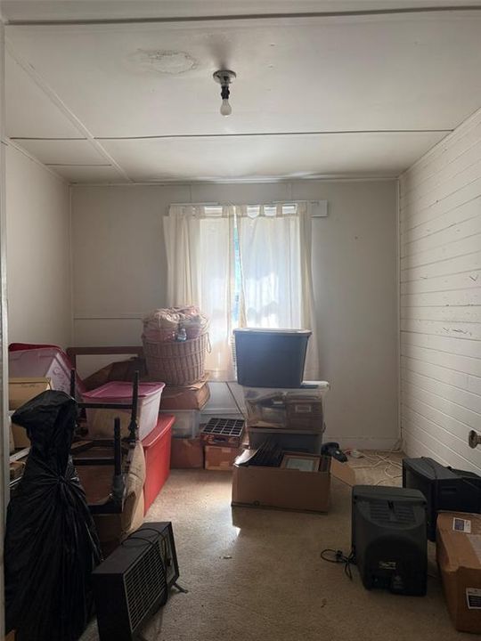 Active With Contract: $75,000 (3 beds, 1 baths, 822 Square Feet)