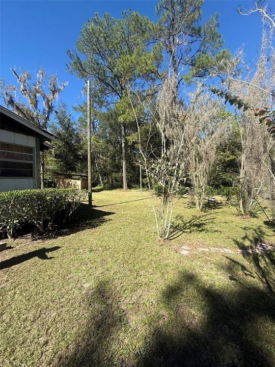 Active With Contract: $75,000 (3 beds, 1 baths, 822 Square Feet)