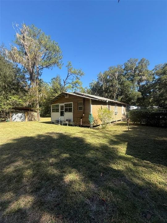 Active With Contract: $75,000 (3 beds, 1 baths, 822 Square Feet)