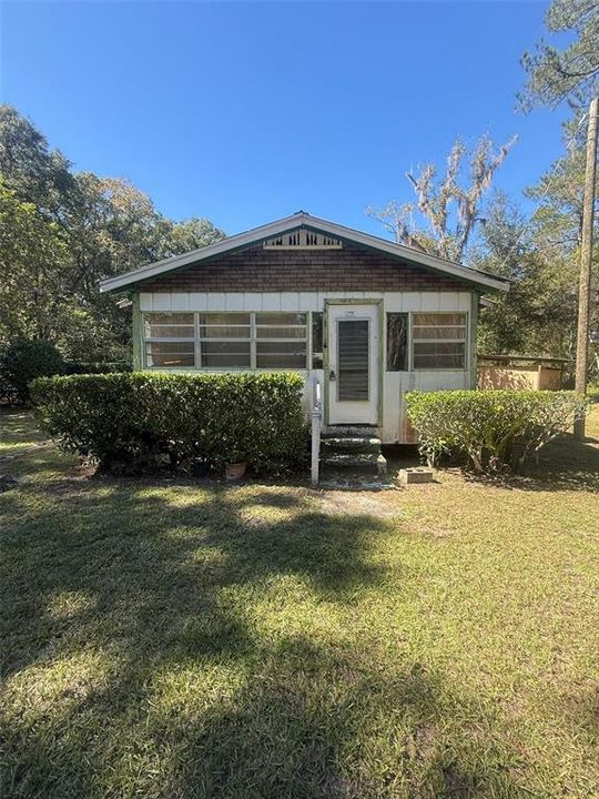 Active With Contract: $75,000 (3 beds, 1 baths, 822 Square Feet)