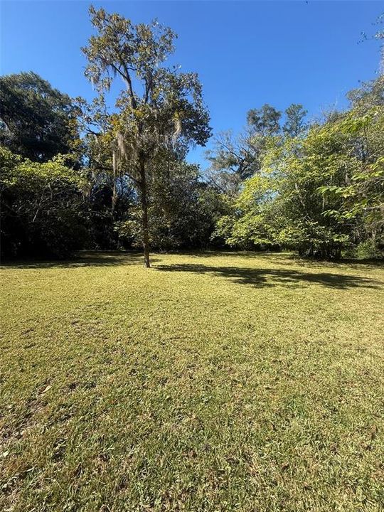 Active With Contract: $75,000 (3 beds, 1 baths, 822 Square Feet)